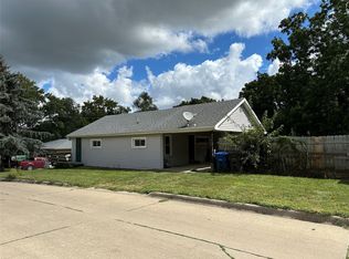 6101 SW 5th St, Des Moines, IA 50315