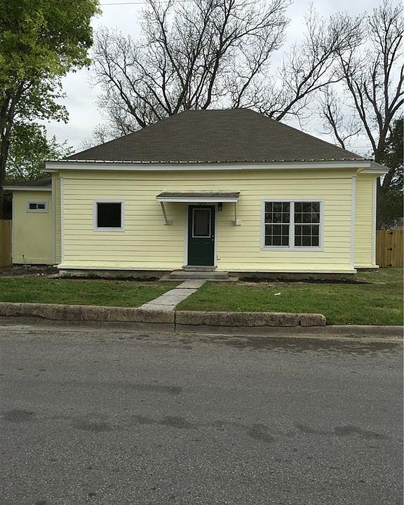 1st image of 1203 E Avenue E