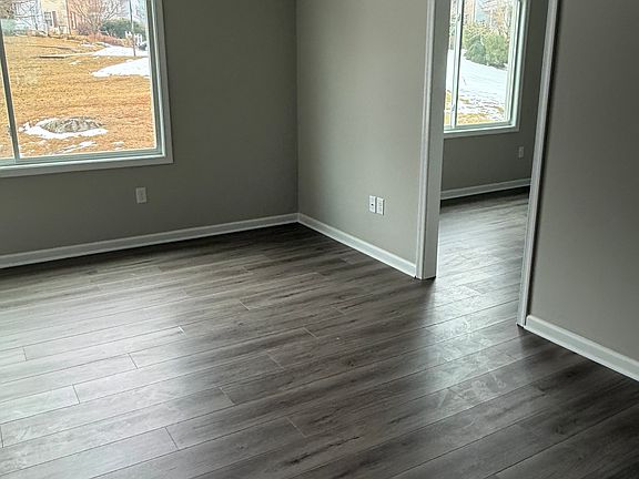 3rd image of 12 Rockridge Ct APT 4