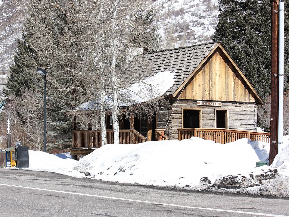 Pitkin Creek Bus stop
