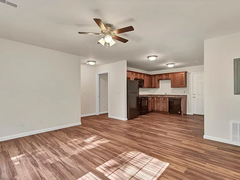 1112 Bertling St #21 — Photo 4