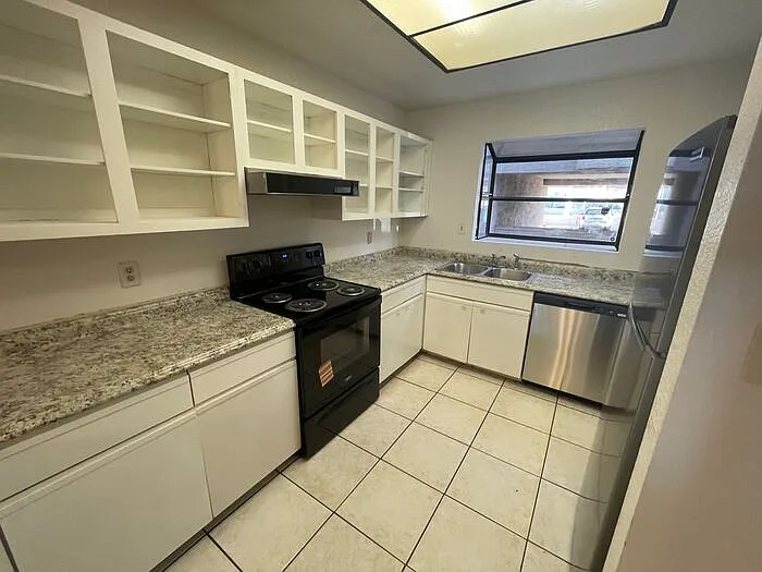 6550 N 47th Ave #196 — Photo 8