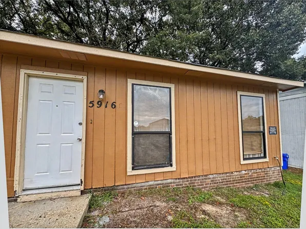 5916 Aftonshire St, Fayetteville, NC 28304