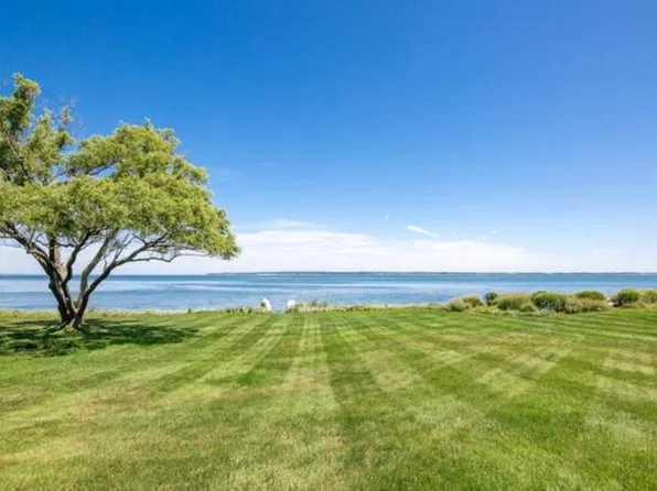229 Kings Point Rd, East Hampton, NY 11937