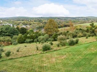 7 Sheephill Dr, Gladstone, NJ 07934