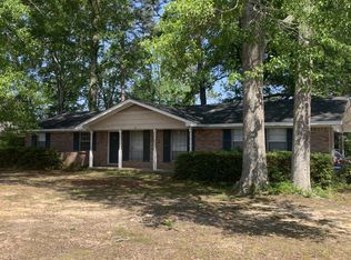 301 Mandalay Dr, Hattiesburg, MS 39402