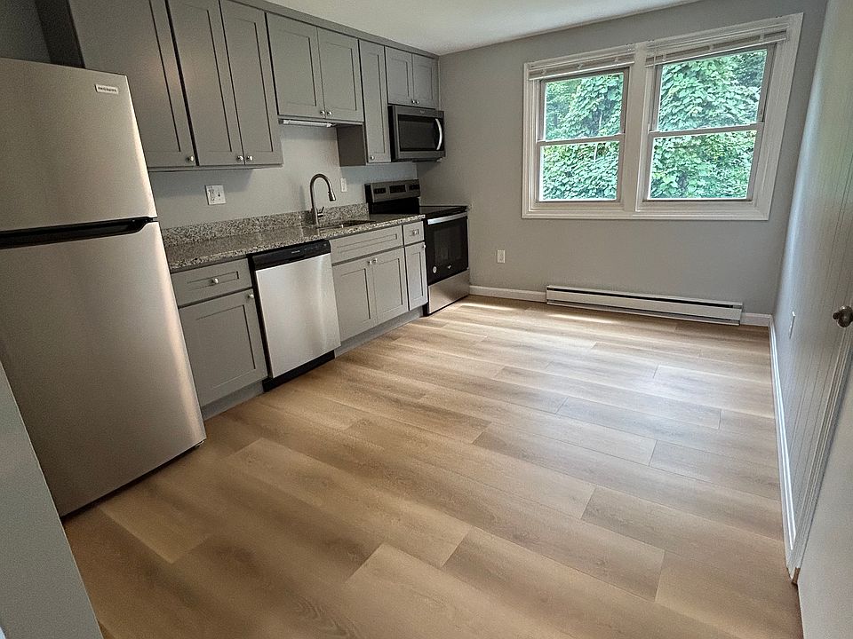 1st image of 448 Chestnut Hill Rd #3