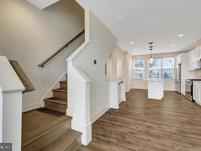11247 Beaker St — Photo 12