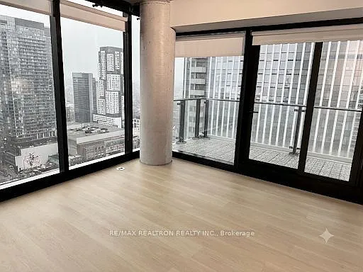 224 King St W #2901 — Photo 8