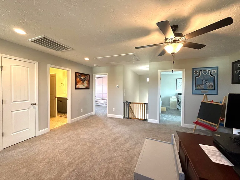 Upstairs Loft Room