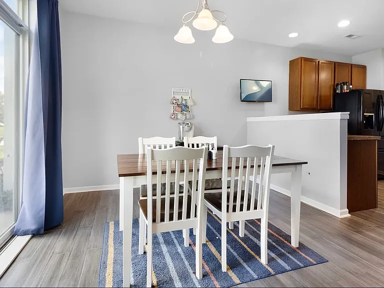 433 Acushnet St — Photo 6