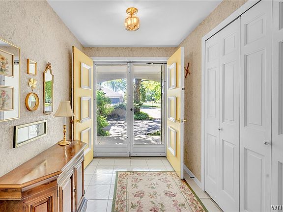 3rd image of 8 Old Spring Ln