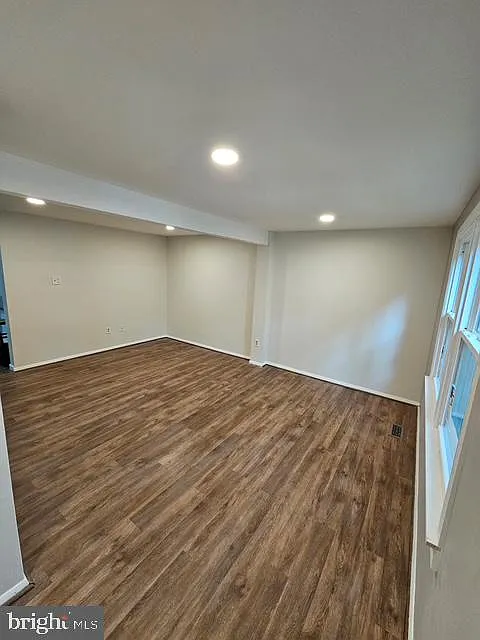 3 bed, 2.5 bath, 1720 sqft, $2,700 — Photo 3