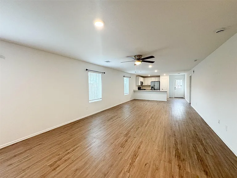 1411 Las Cuevas Dr — Photo 7