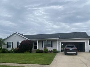2008 Magnolia St, Effingham, IL 62401