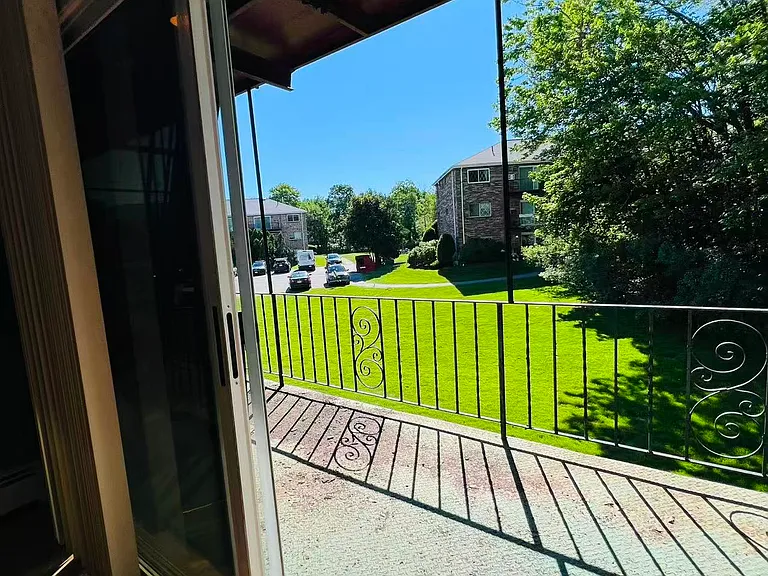 30 Fernview Ave #4 — Photo 9