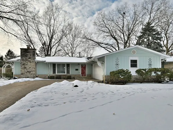 6800 Valley View Dr, Downers Grove, IL 60516