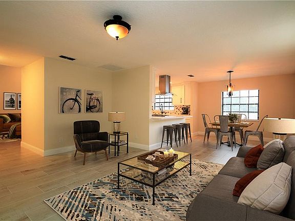 5th image of 105 Kaywood Dr