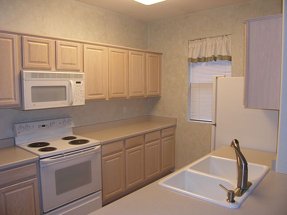 Neutral Lite & Brite Kitchen