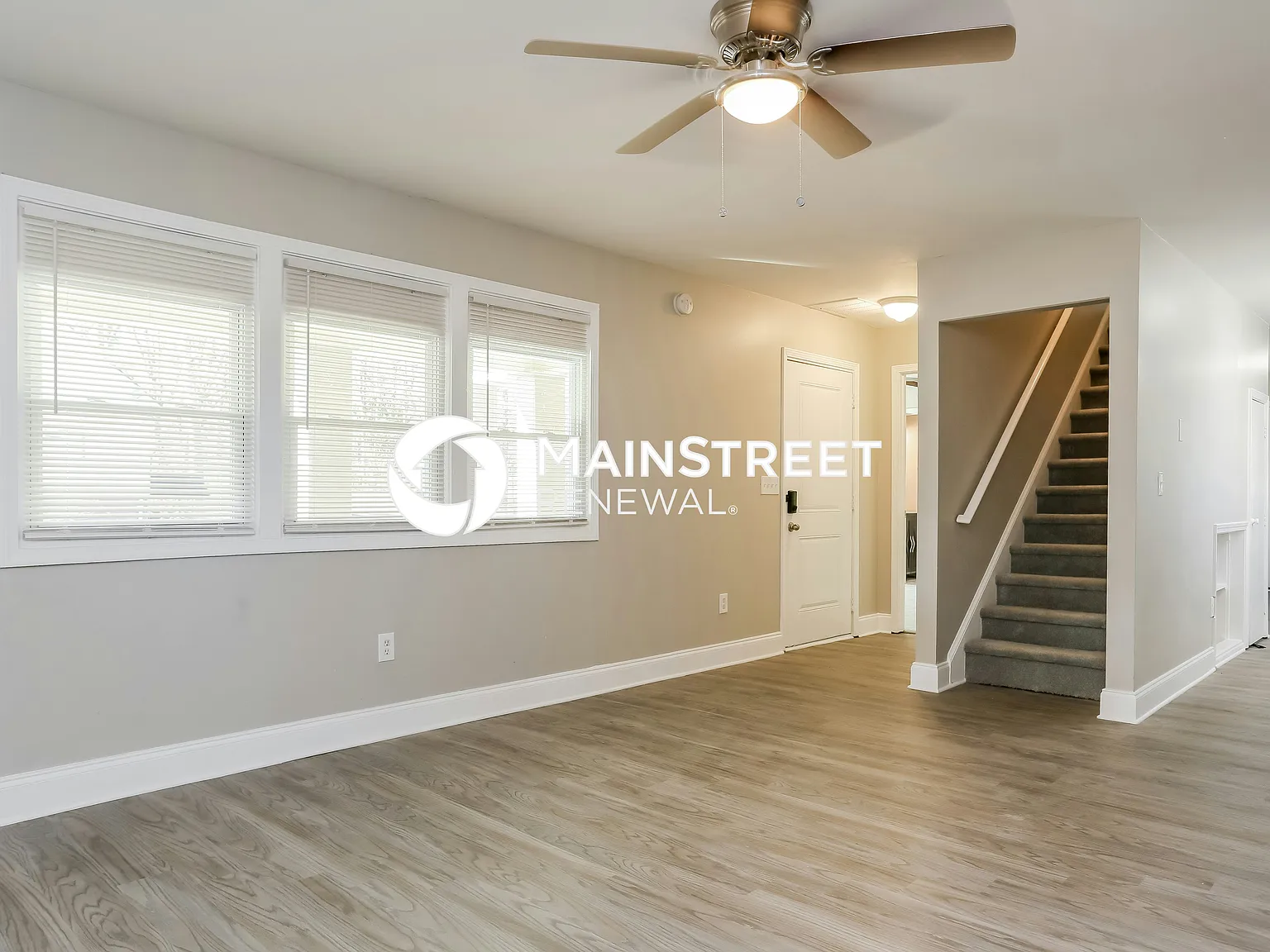 4450 McLain Cir — Photo 4
