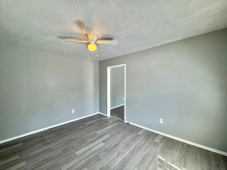 1501 SW 30th St — Photo 7
