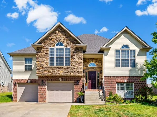 717 W Accipiter Cir, Clarksville, TN 37043