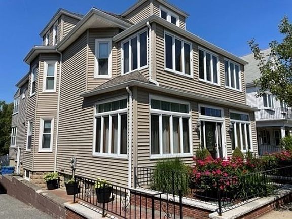 2nd image of 25 Concord Ave