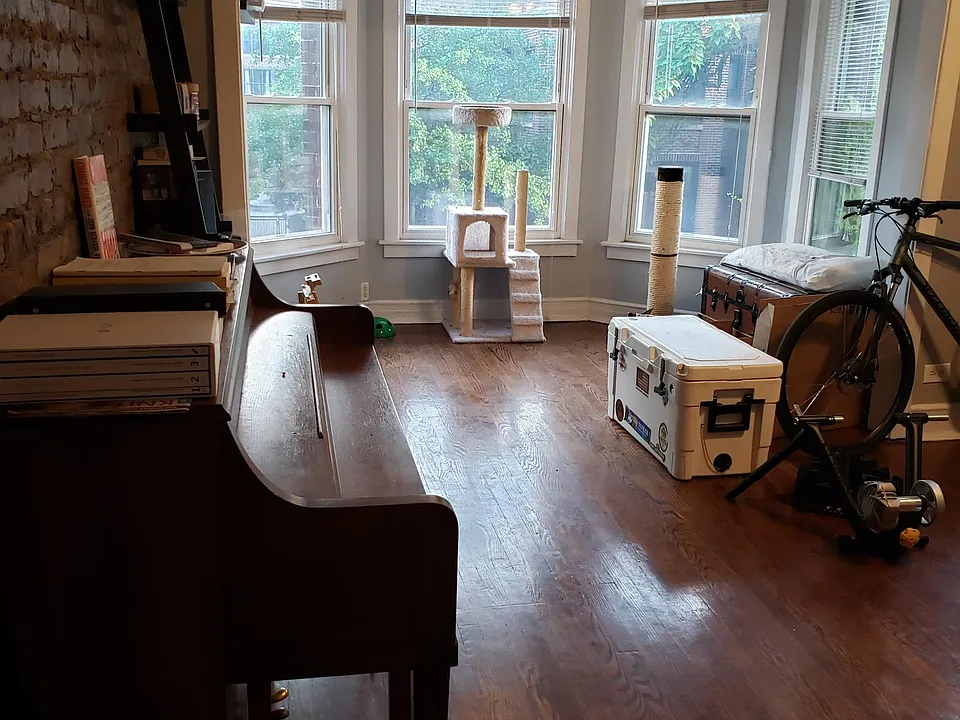 LIVING ROOM /SUN ROOM