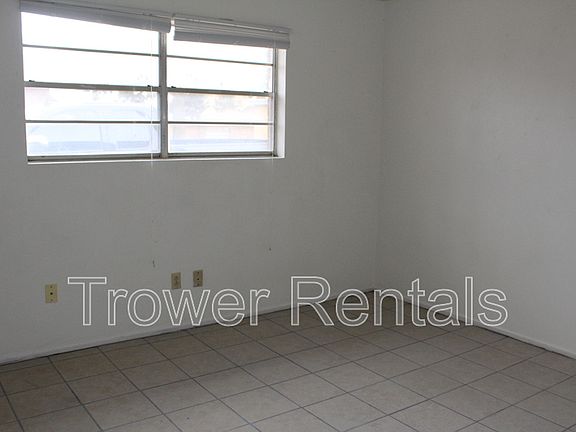 5th image of 2704A Fair Palms Pl
