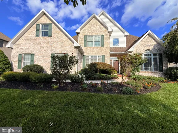 11 Cherish Dr, Camp Hill, PA 17011
