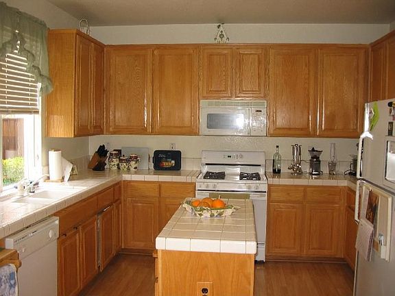Spacious Kitchen with Island