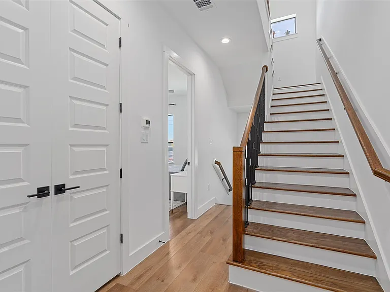 1303 E 27th St #B — Photo 27