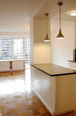 Rented by Sharon Ava Realty Corp | media 12