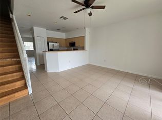 8376 SW 27th St #102, Hollywood, FL 33025