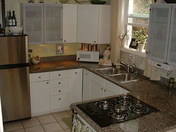 Granite & Updated Kitchen