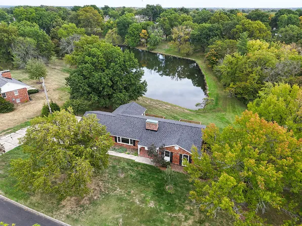 1022 Queen Ann Dr, Columbia, MO 65201