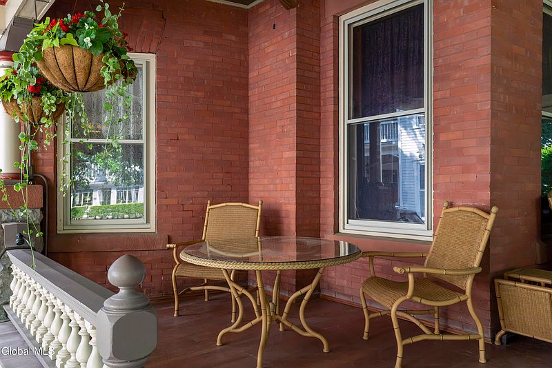 5th image of 84 Union Avenue