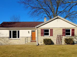 7449 N Mohawk Rd, Fox Pt, WI 53217