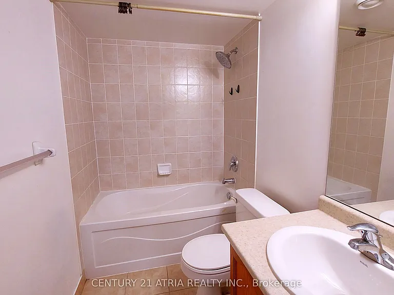 68 Grangeway Ave #808 — Photo 9