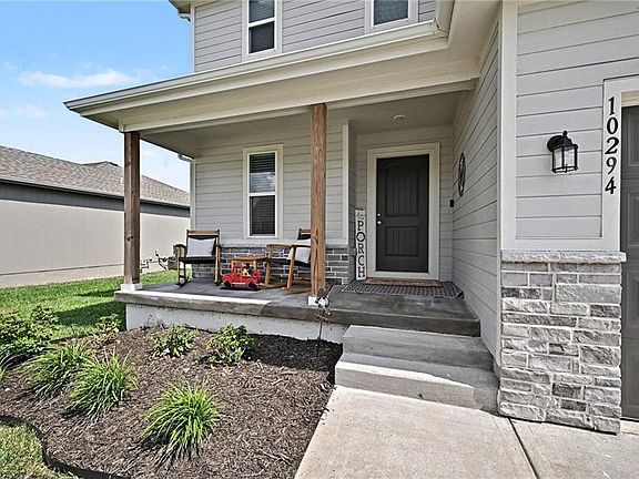 4th image of 10294 Lucca Ln