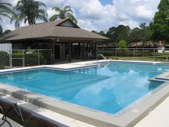 Community pool