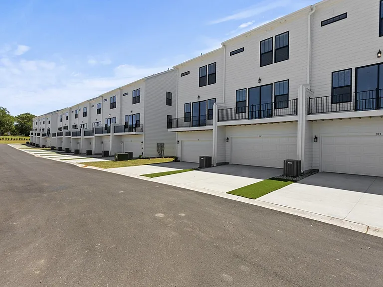 Northside Townhomes — Photo 46