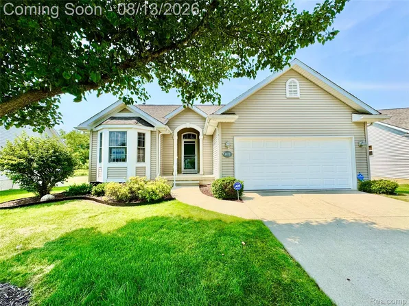 4470 Cross Creek Blvd #94, Burton, MI 48509