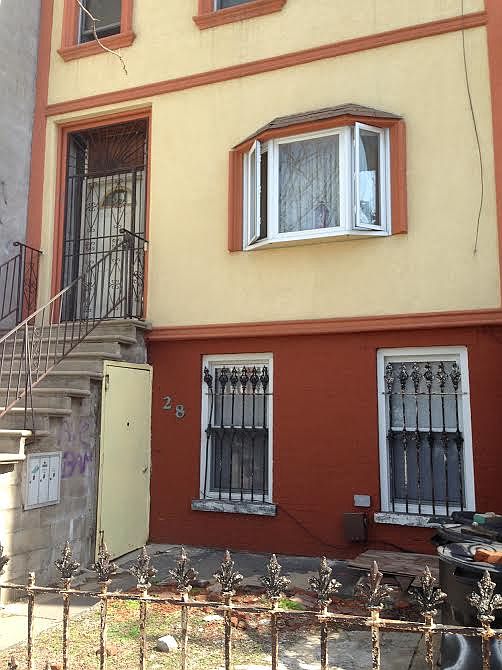 2nd image of 28 Harman St