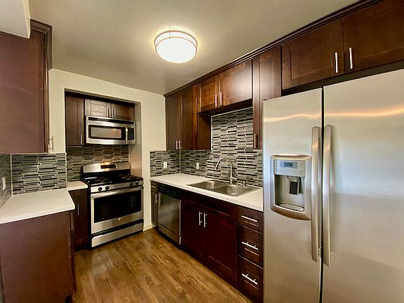 3rd image of 1820 N La Brea Ave APT 9