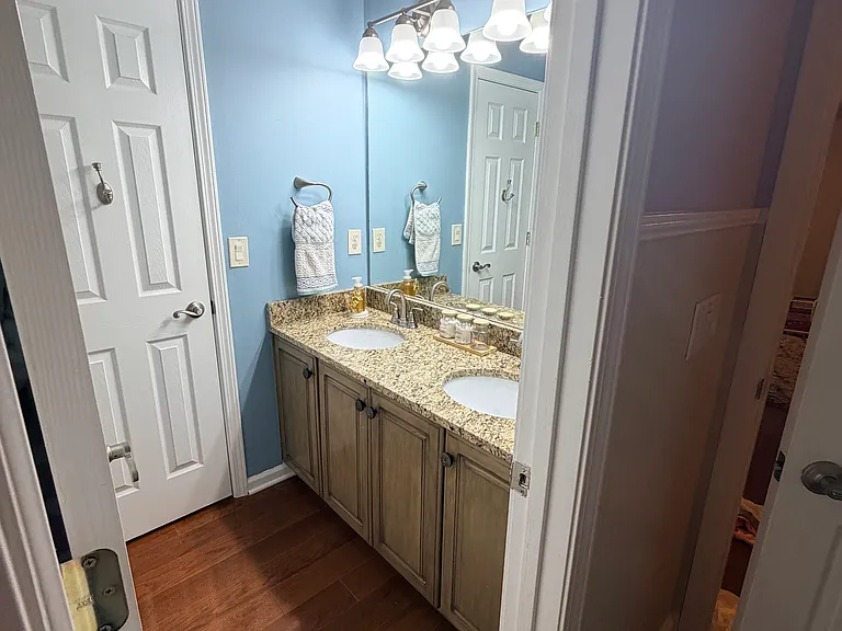 6225 Zinfandel Dr — Photo 19