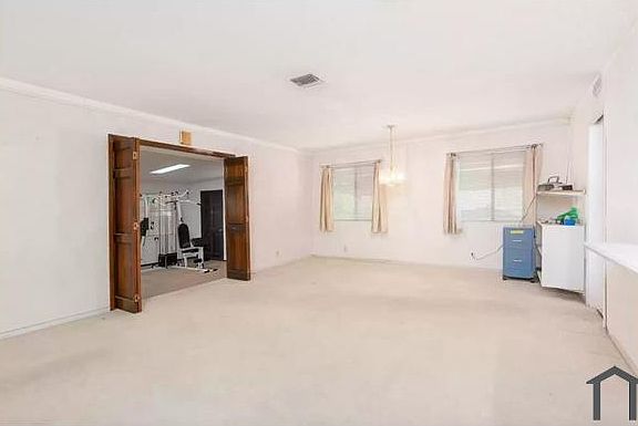 3rd image of 45523 Lostwood Ave