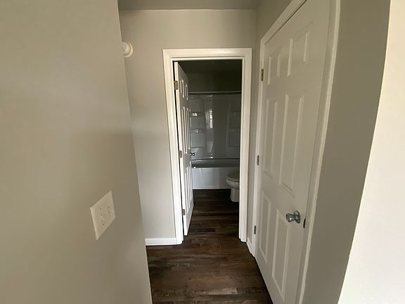 5th image of 1108 Cambridge Ct #8