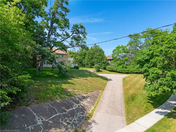 272 Sheldon Ave N, Kitchener, ON N2H 3M8