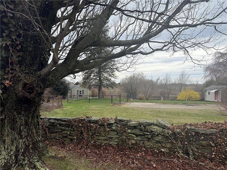 1st image of 249 Middle Rd